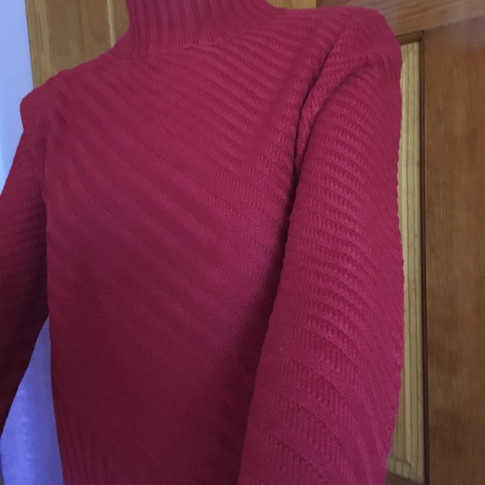 Renuar Red Crew Neck Sweater - Picture 5 of 16
